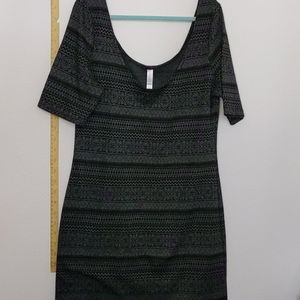 XHILARATION Geometric Scoop Neck size large